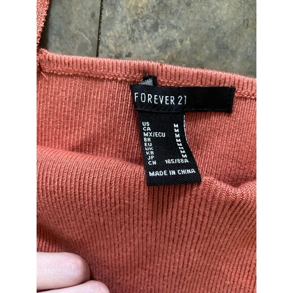 Crop top - Picture 2 of 2